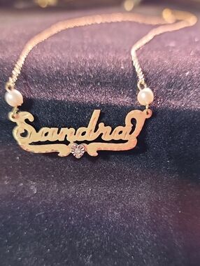 Personalized "Sandra" Gold Nameplate Necklace with Pearls